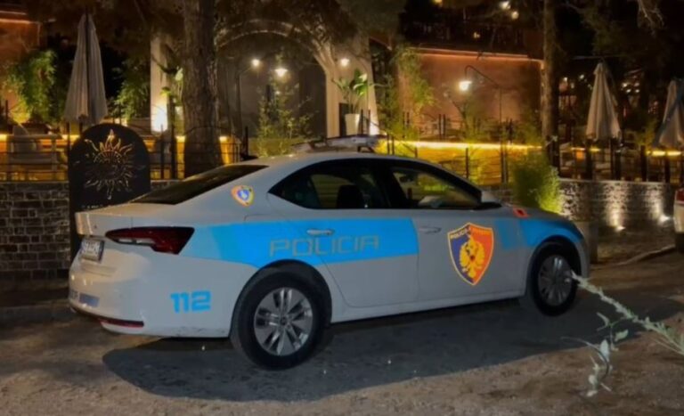 Sherri masiv në lokal zbuloi shkeljet e pronarit në Korçë. Policia zbardh ngjarjen, bien në pranga 10 persona