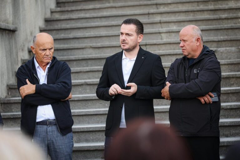Ministri Salla: Serrat me mbrojtje biologjike, drejtimi i ri i bujqësisë shqiptare