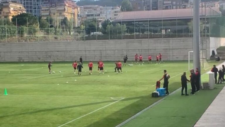 Super sfida kundër Serbisë, tranjeri kuqezi me grup të cunguar në stërvitjen e parë