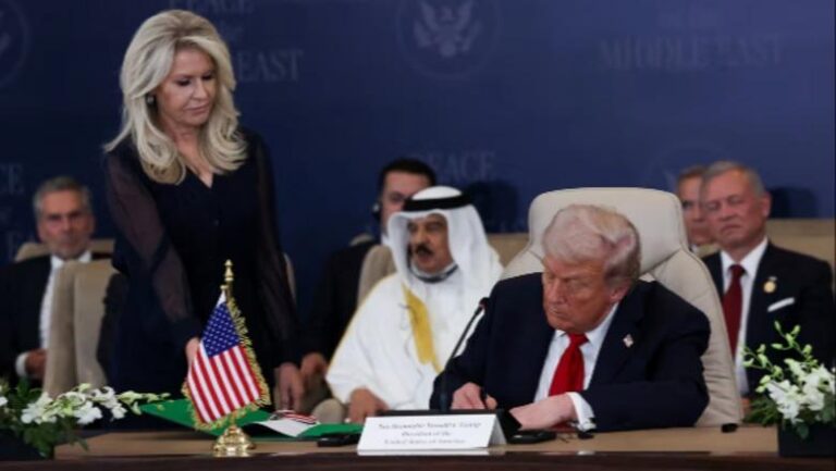 Moment historik, presidenti Trump nënshkruan në Egjipt ”Marrëveshjen e Paqes”: Tre mijë vjet për të arritur këtu