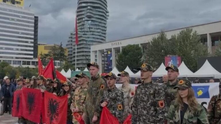 Studentët nga Kosova bashkohen në Tiranë, thirrje: UÇK, Hashim Thaçi