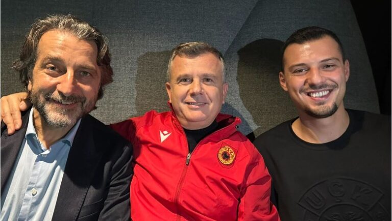 Balla poston foto me djalin e Thaçit dhe Ramën e Prishtinës: Më të fortë kur jemi bashkë