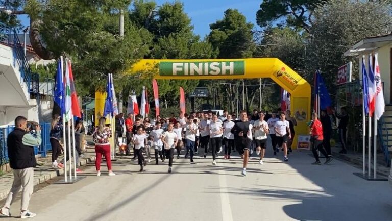 Maratona e Divjakës, garues të shumtë nga Franca dhe nxënës të gjimnazeve