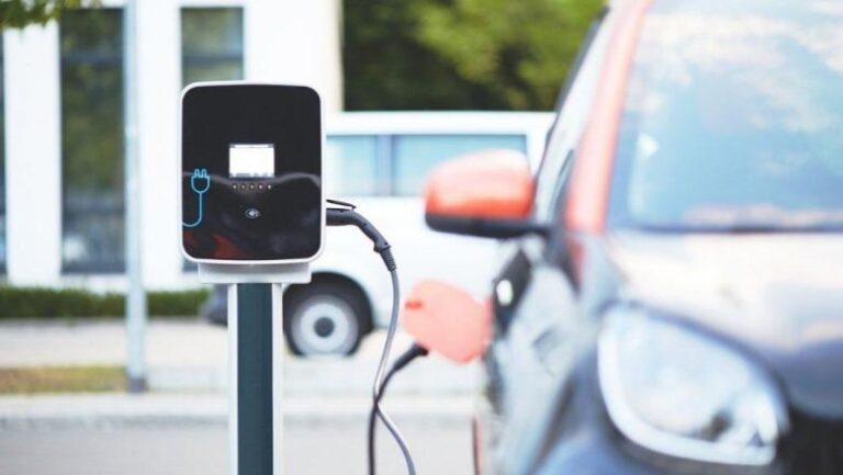 Nga 1 nëntori, makinat elektrike do ta paguajnë më shtrenjtë çmimin e energjisë elektrike