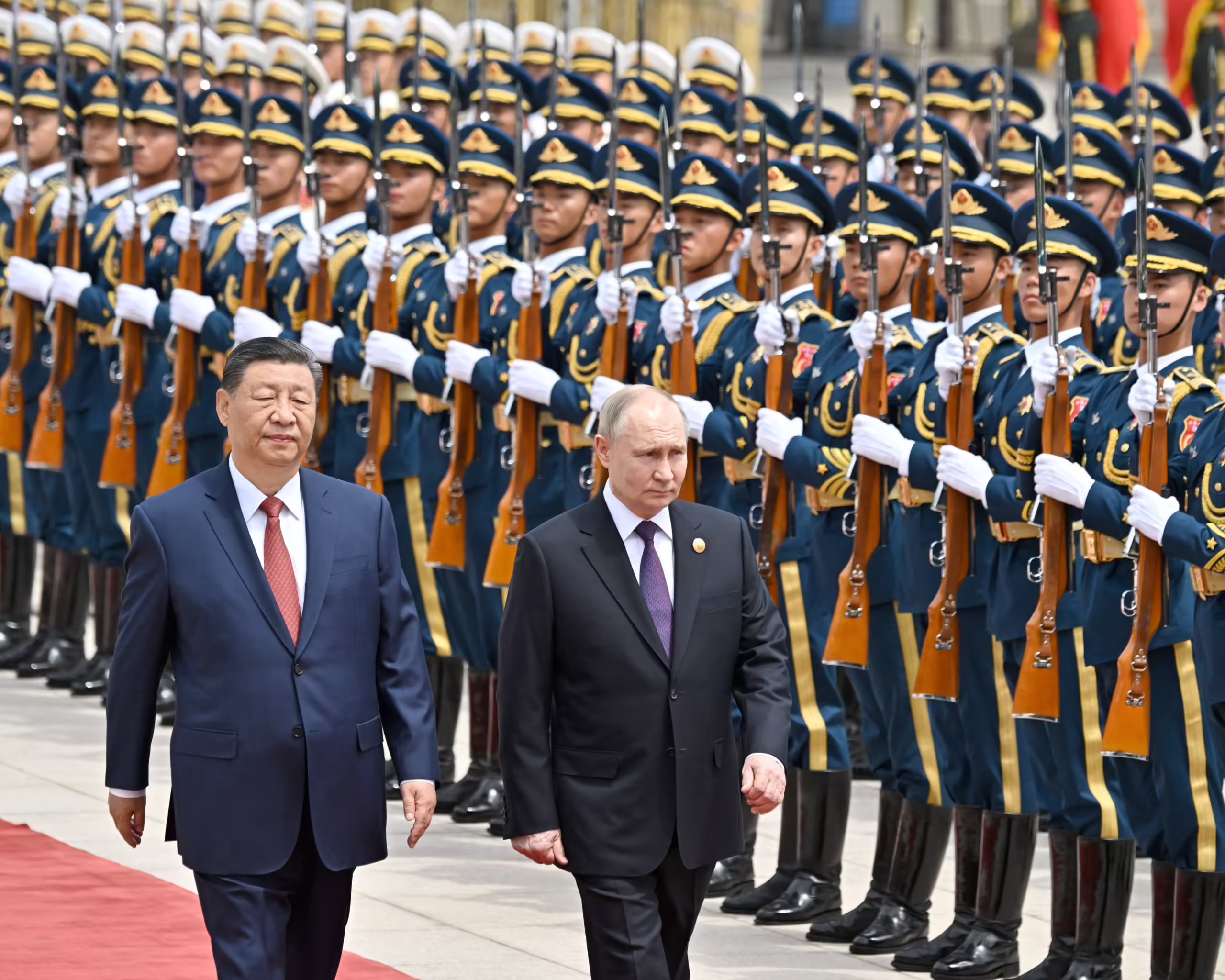 Presidenti kinez Xi Jinping dhe presidenti rus Vladimir Putin. Një zyrtar i lartë i inteligjencës ukrainase ka thënë se ekziston një 'nivel i lartë bashkëpunimi' midis dy vendeve në inteligjencën satelitore. Fotografia: Sergei Bobylev/Reuters