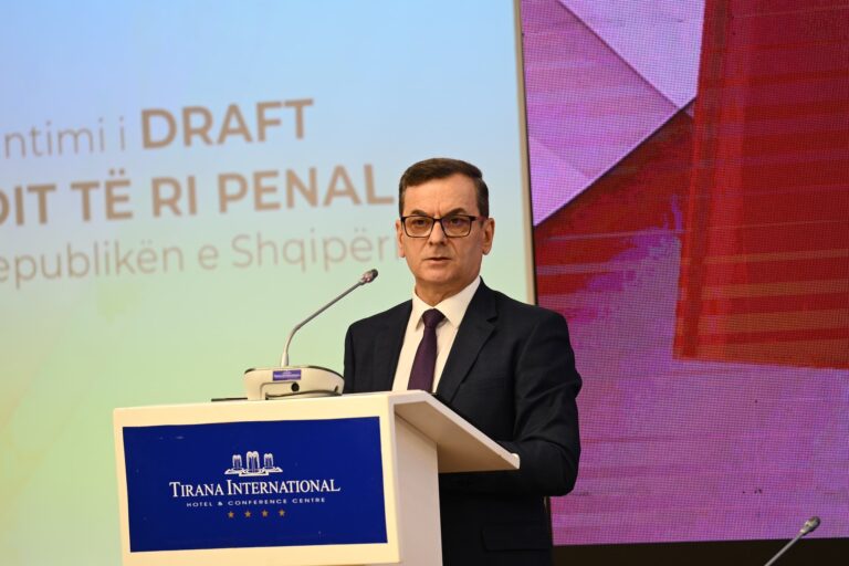 Kush po e sulmon Sokol Sadushin dhe pse?