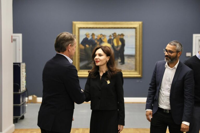 Ministrja Spiropali merr suport në parlamentin danez: Kontribuojmë në vlerat dhe stabilitetin e BE-së