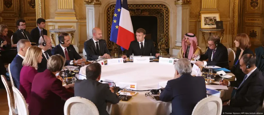 Takimi në Paris u kritikua nga IzraeliFotografi: Thomas Samson/AFP/dpa/picture alliance