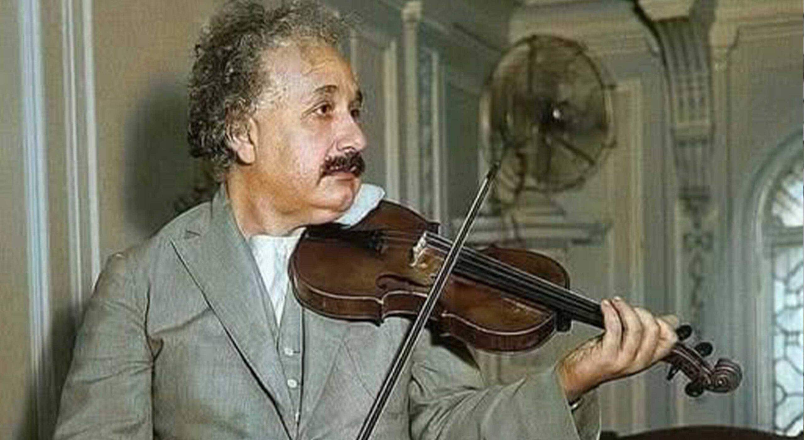 Albert-Ajnshtajn,-fizikanti-që-adhuronte-muzikën-po-aq-sa-edhe-shkencën_1_Albert-Vataj