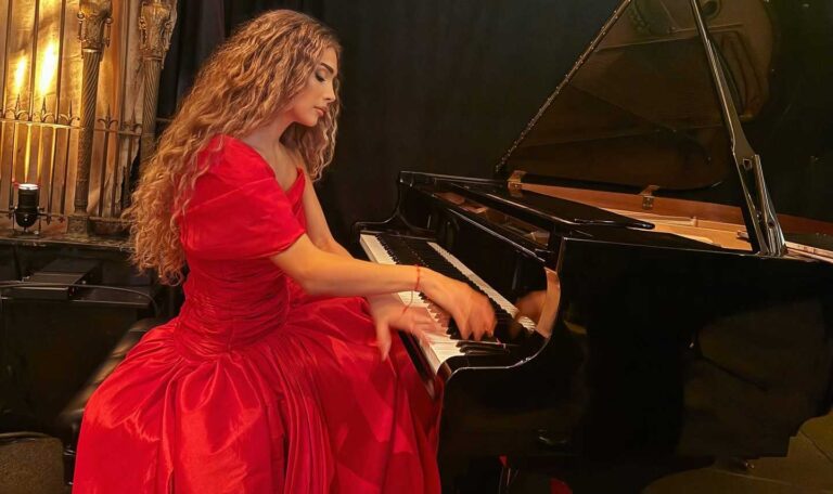 Anila Aliu, një ambasadore e ndjeshmërisë shqiptare në arenën ndërkombëtare të muzikës klasike