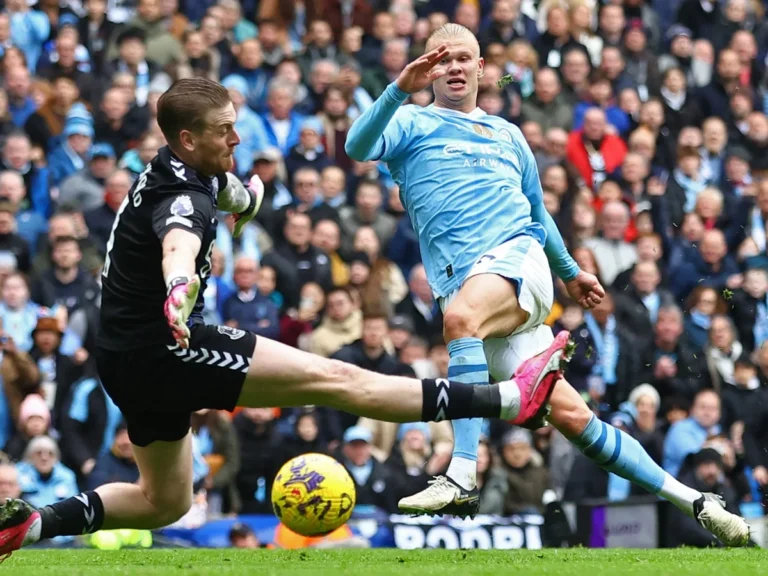 City bën detyrën ndaj Evertonit, vendos Haaland me dopietë