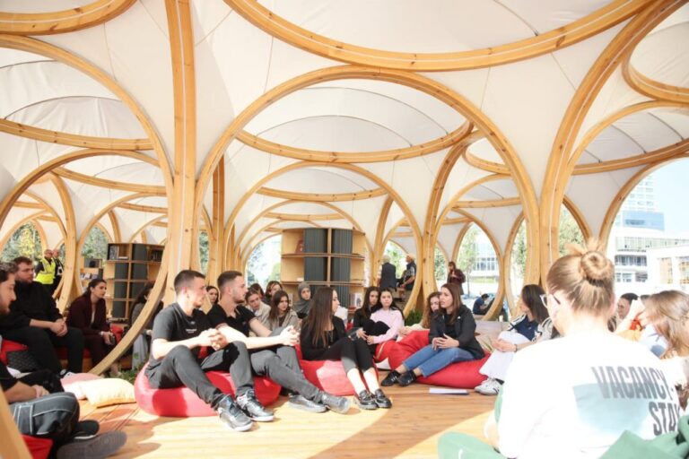 Rama: “Ogerta për Tiranën”. Manastirliu takon studentët e arkitekturës
