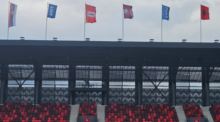 Federata Serbe rikthen flamurin shqiptar në stadium
