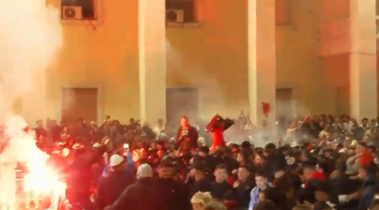 VIDEO/ GOLI nga Manaj, tifozët kuqezi shpërthejnë në festë