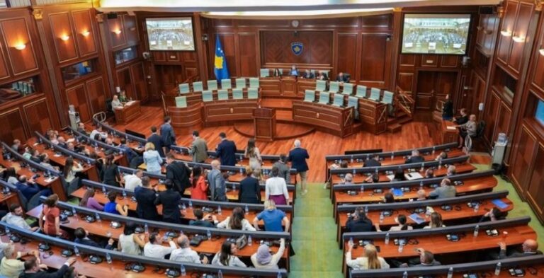 Çfarë ndodh tani pas udhëzimeve të Kushtetueses për krijimin e Kuvendit të Kosovës?