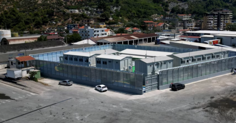 “Eksperimenti italian” me migrantët: Qendrat në Shqipëri pothuajse bosh
