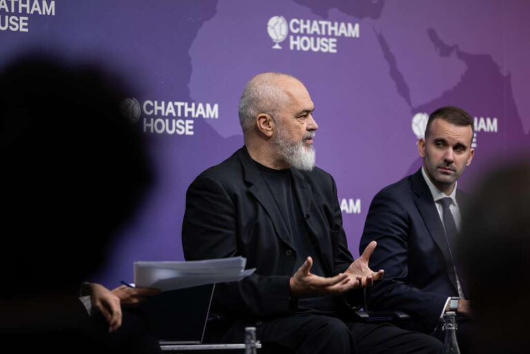 Qendra të reja pritëse për emigrantët? Rama: Kurrë më në Shqipëri