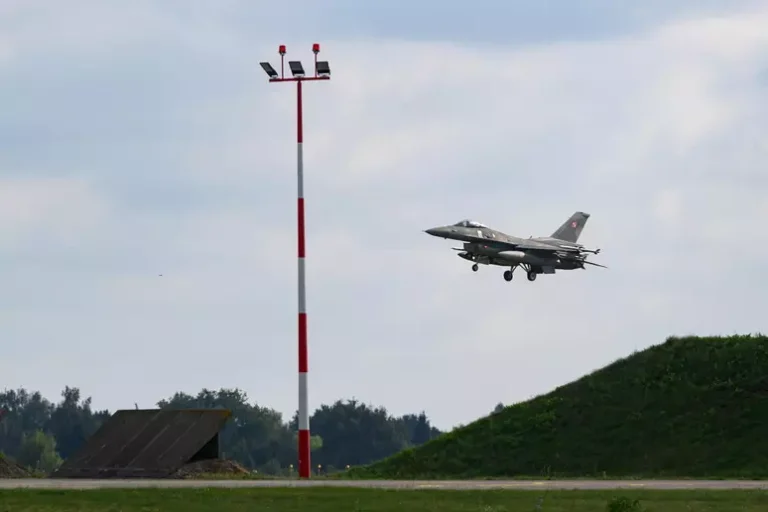 Sulm masiv rus ndaj Ukrainës, Polonia nis patrullimin ajror