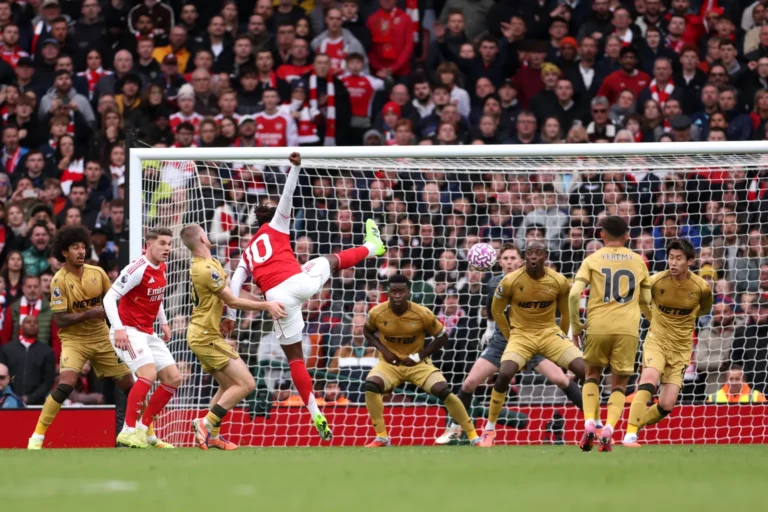 Premier League/ Arsenal fluturon në krye, Aston Villa befason City-in e Guardiolës