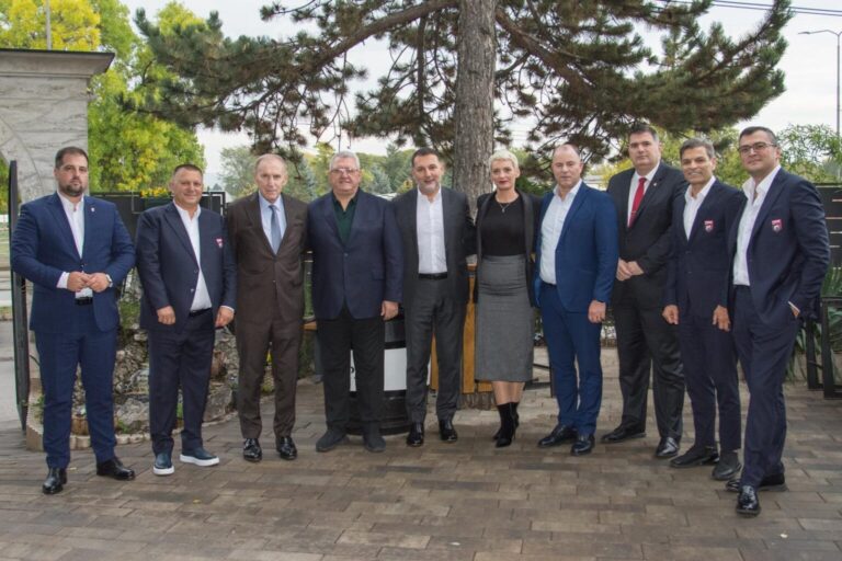 Serbi-Shqipëri/ Delegacioni i FSHF merr pjesë në drekën zyrtare të organizuar nga Federata Serbe