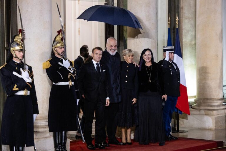 FotoALBUMI i vizitës zyrtare në Paris