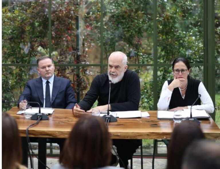 ”O Gëzim si më zhgënjeve”, Rama nuk kursen as kryebashkiakun e Maliqit