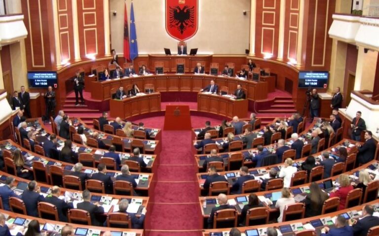 Mblidhet sot Kuvendi, në fokus reforma Territoriale dhe interpelanca me ministrin e Drejtësisë
