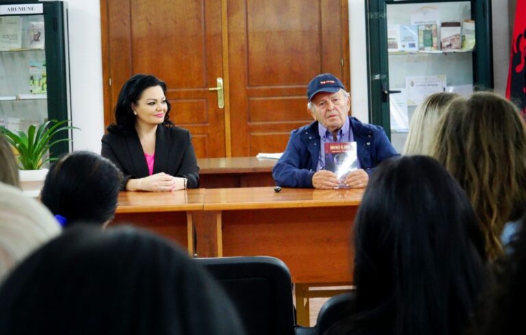 Miho Gjini sjell librin “Brezi i tretë i aktrimit”, një dëshmi për trashëgiminë e skenës shqiptare