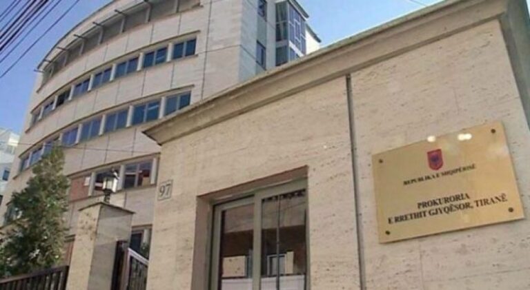 Apartamente dhe garazh, Prokuroria e Tiranës sekuestron pasuritë e një personi të dënuar me burg për trafik droge