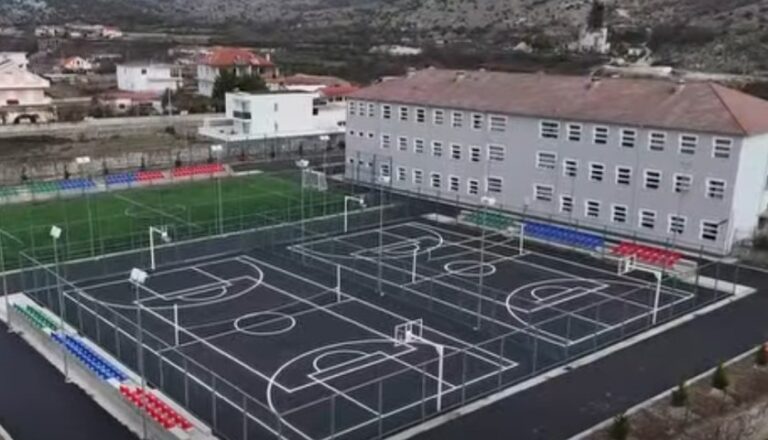 Rama ndan pamje nga transformimi i gjimnazit “Adem Haxhija” në Shkodër (Video)