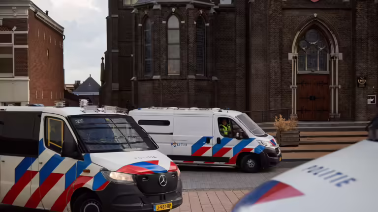 Shkaktuan trazira në Eindhoven, arrestohen 180 tifozë të Napolit para ndeshjes