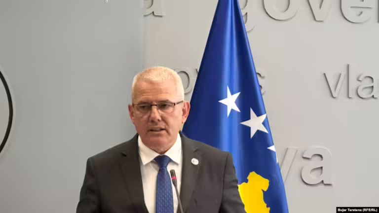 Gjenden 10 detonatorë në Leposaviq, Sveçla akuzon Serbinë se po planifikon sulme terroriste