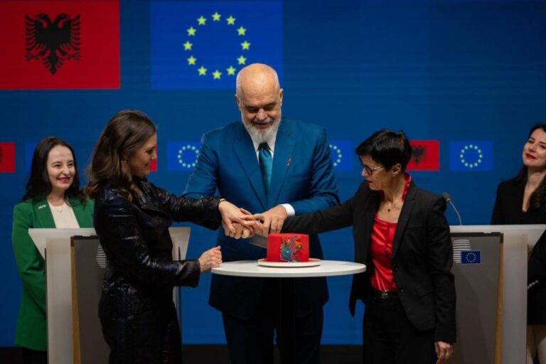Spiropali paralajmëron sfidat e fundit: Shqipëria drejt BE-së