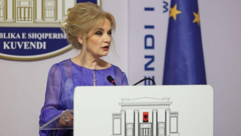 Ligji për Barazinë Gjinore, Iris Luarasi: Nuk krijon gjini të reja, por synon të garantojë barazi reale midis burrë e grua