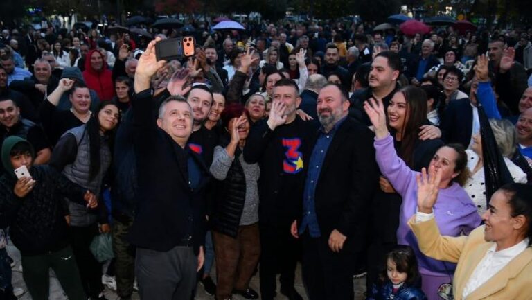 Taulant Balla në mbyllje të fushatës në Cërrik: Votoni kandidatin socialist Florenc Doka