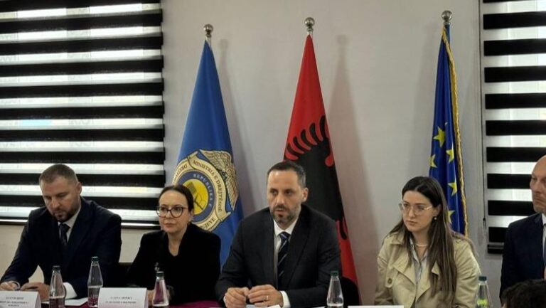 Lamallari takim me drejtuesit e burgjeve të vendit: Angazhim maksimal për të ruajtur e forcuar parametrat e sigurisë