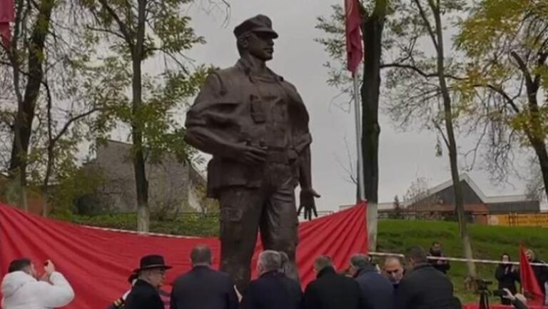 Prizreni nderon heroin e kombit Tahir Sinani, zbulohet shtatorja e komandantit të tri luftrave
