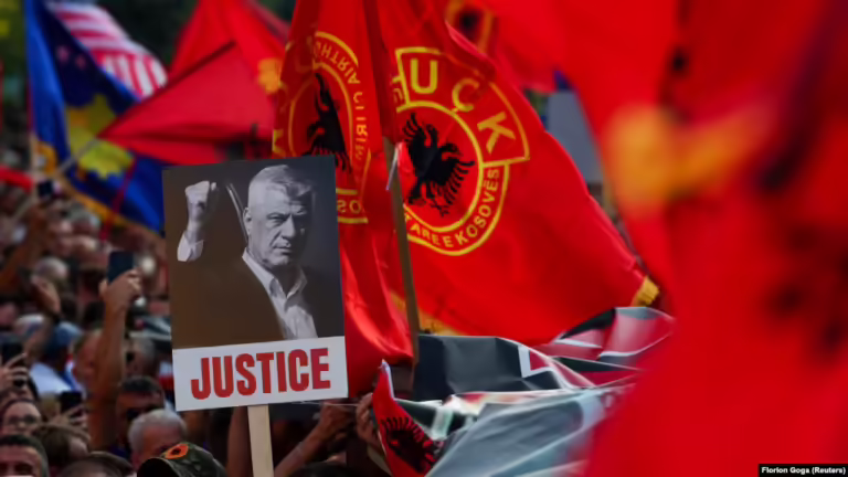 Dy rrëfime, një vendim: Si do të mbahet mend Ushtria Çlirimtare e Kosovës?