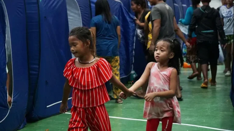 BBC: Filipinet përballen me një “super tajfun” evakuohen gati një milion njerëz