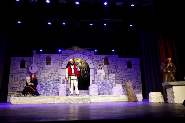 “Lahuta e Malcis”, e At Gjergj Fishtës vihet në skenën e Pallatit të Kulturës “Ded Ndue Lazri” në Lezhë