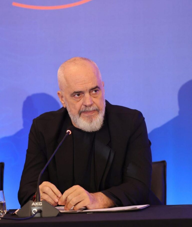 Rama uron kryebashkiakët e rinj: “Pesë fitore, pesë arsye për të falënderuar qytetarët”
