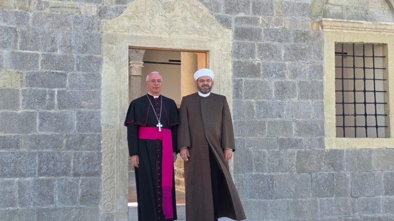 Vizita e Imzot Giovanni Peragine në Xhaminë e Plumbit, në 35-vjetorin e Meshës së Parë pas diktaturës