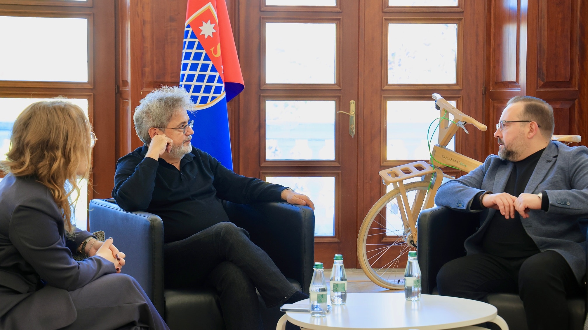 Benet Beci takim me drejtuesit e Postës Shqiptare  Prioritet përmirësimi i shërbimeve për qytetarët e Shkodrës