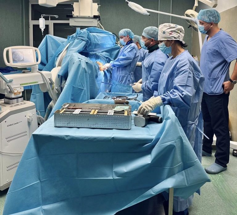 kirurget-e-traumes-realizojne-me-sukses-nderhyrje-miniinvazive