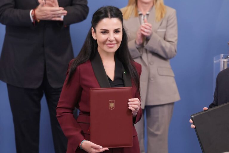 Marrëveshja me Italinë, zv.kryeministrja Balluku: Furnizim më cilësor me energji për komunitetet që u prekën më shumë nga tërmeti
