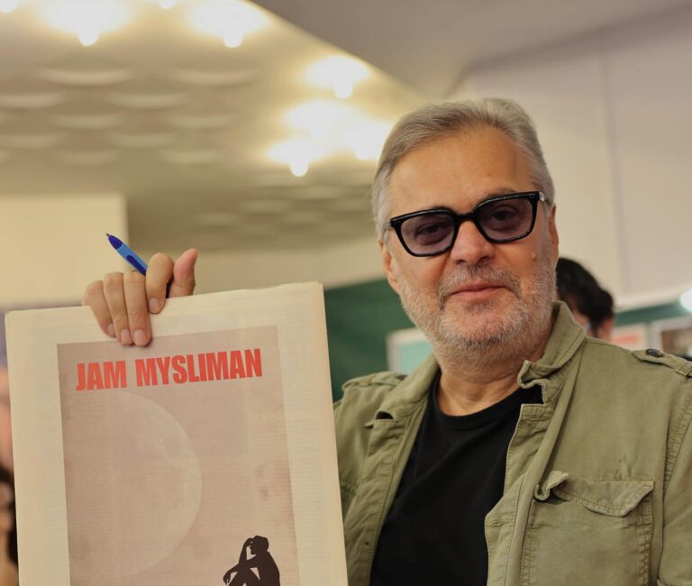 Viola Çullhaj: “Jam musliman”, një libër për kohë të errëta