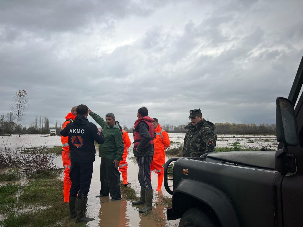 Agjencia Kombëtare e Mbrojtjes Civile  Drejt stabilizimit situata pas reshjeve  Vjosa e Semani në ulje  Drini e Mati me rritje