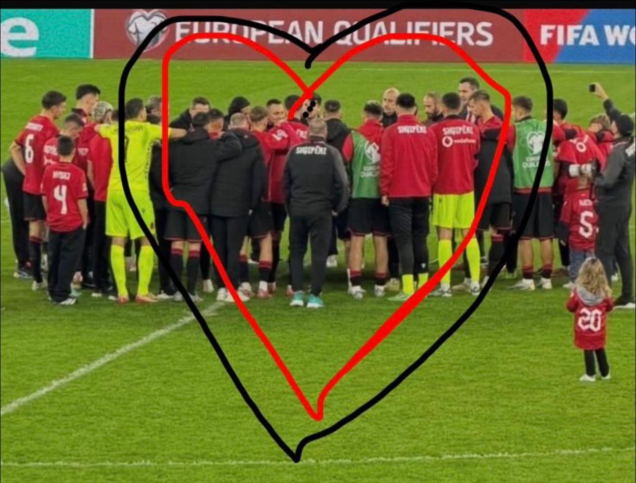  Kuqezinjtë në 70 minuta ishin të barabartë përballë një superfuqie si Anglia   Rama  Mirënjohje për arritjen historike