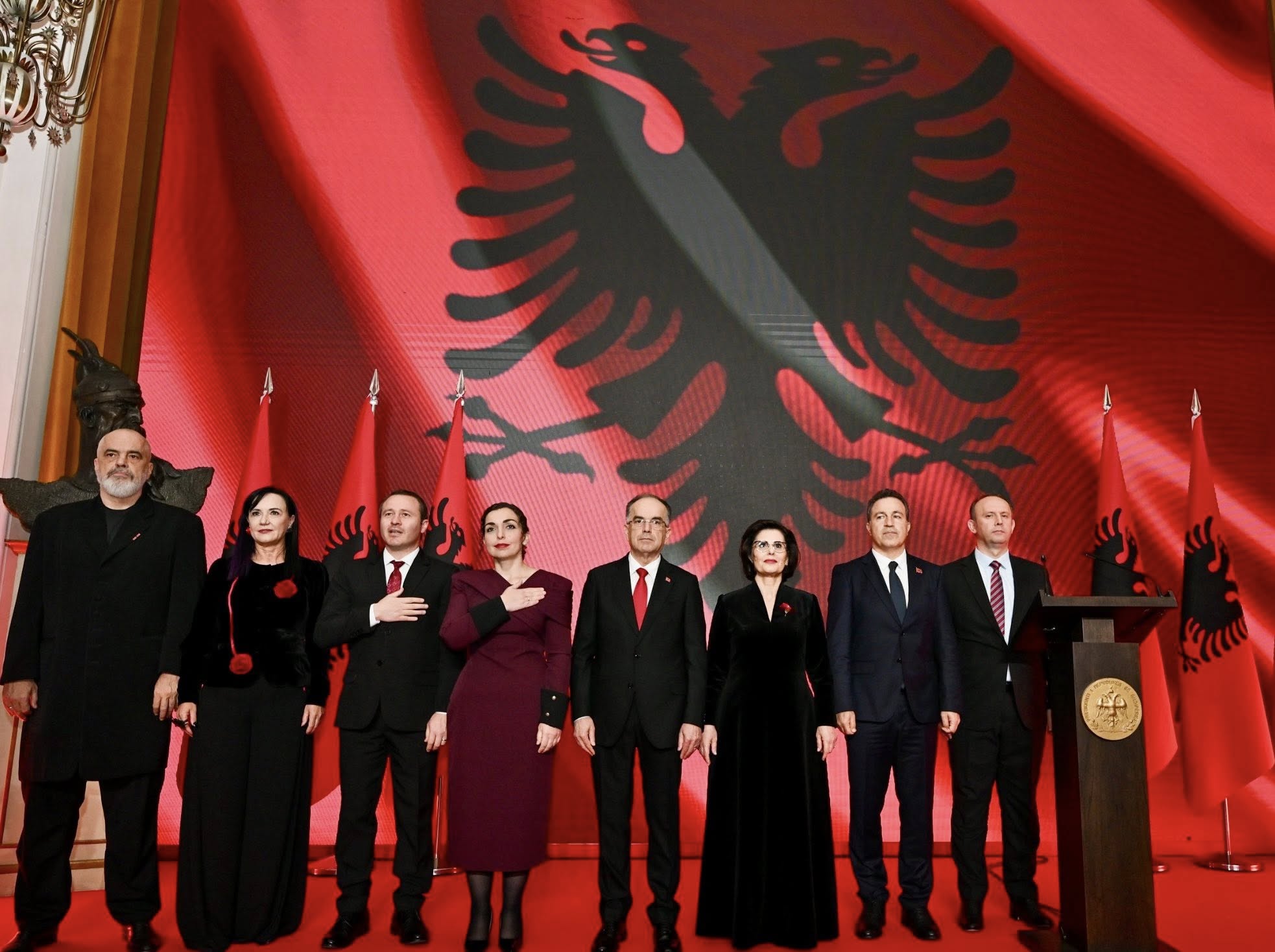 28 Nëntori në Presidencë  Vjosa Osmani  Atmosfera mbante peshën e historisë dhe fuqinë e bashkimit