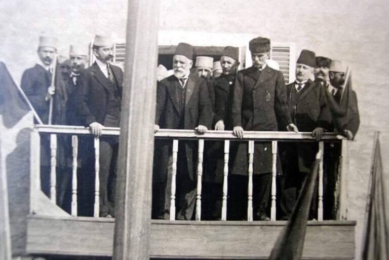 Saimir Kadiu: 40 firmëtarët që nënshkruan Aktin e Pavarësisë
